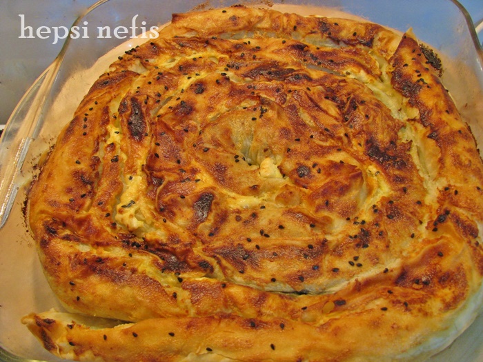 hazır yufkadan kıymalı kol böreği tarifi
